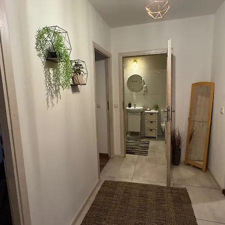 アパート 7 Min Od Pkp Dworzec Metropolitarny